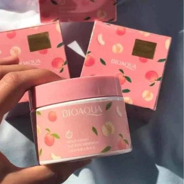 Bioaqua Peach Glowing Moisturizer Peeling Cream