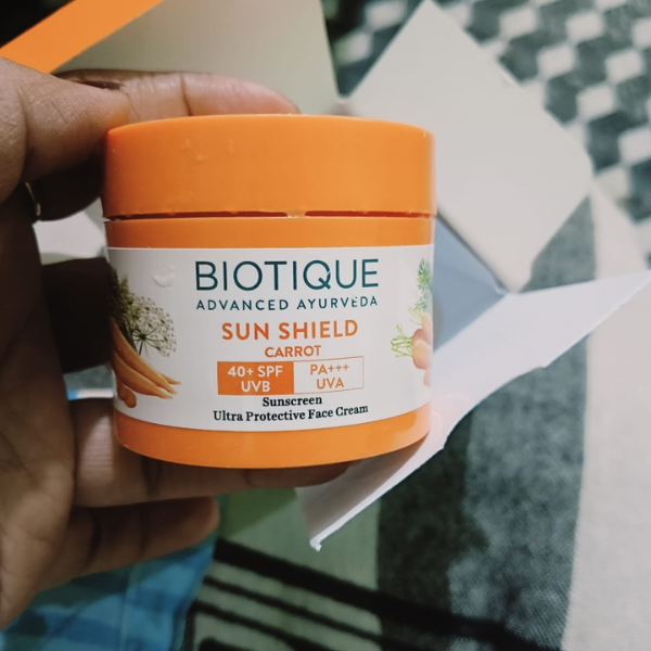 Biotique Sun Shield Carrot Sunscreen